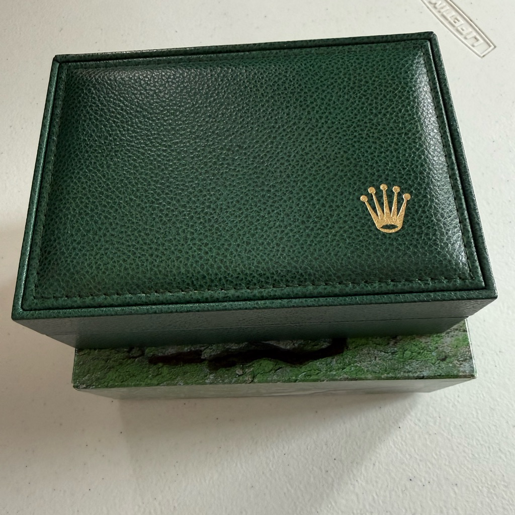 Rolex Green Leather Watch Case With Gold Logo Rolex Green Leather Watch Case With Gold Logo
